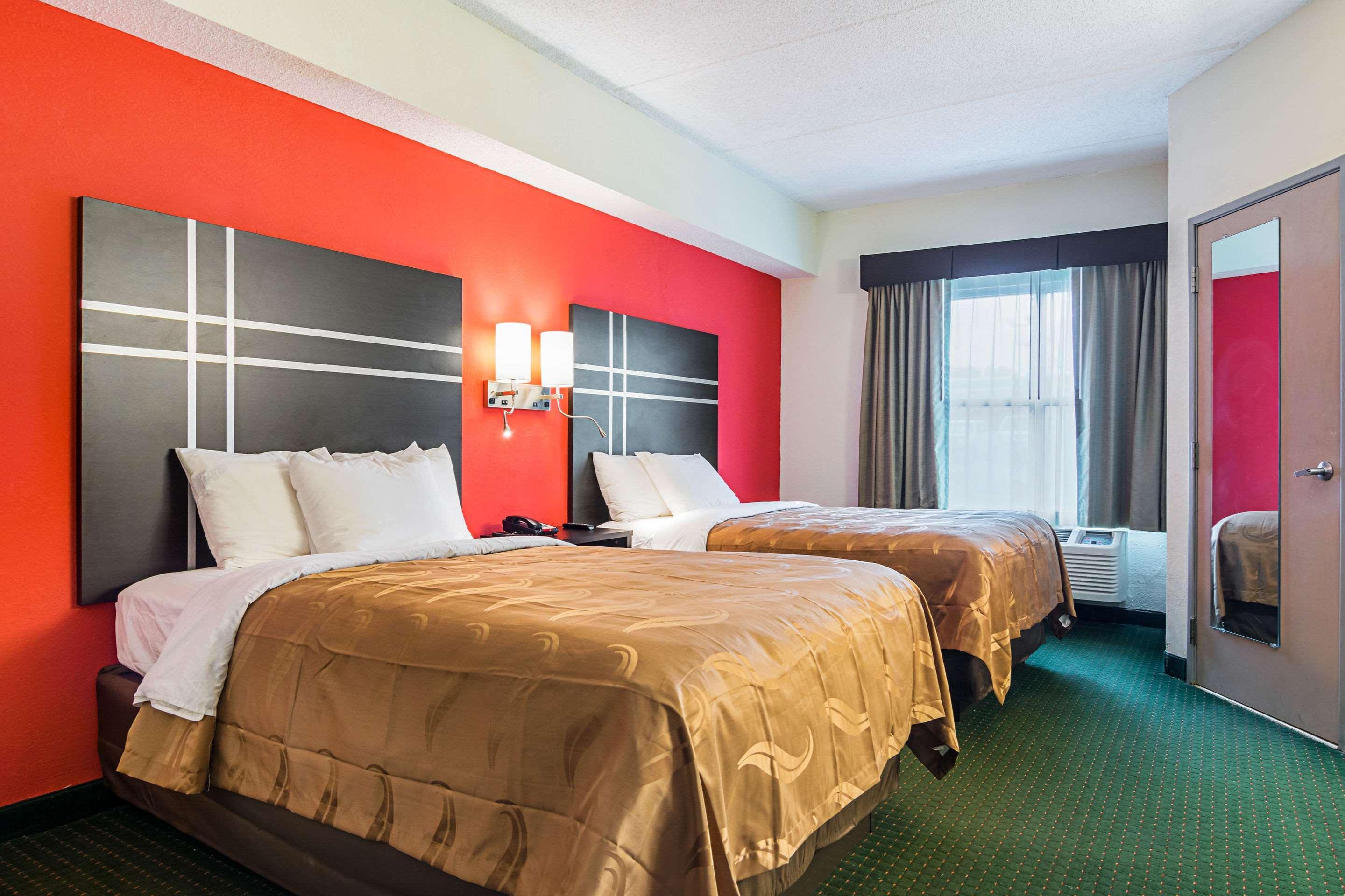 Quality Suites Atlanta Airport East Форест-Парк Экстерьер фото