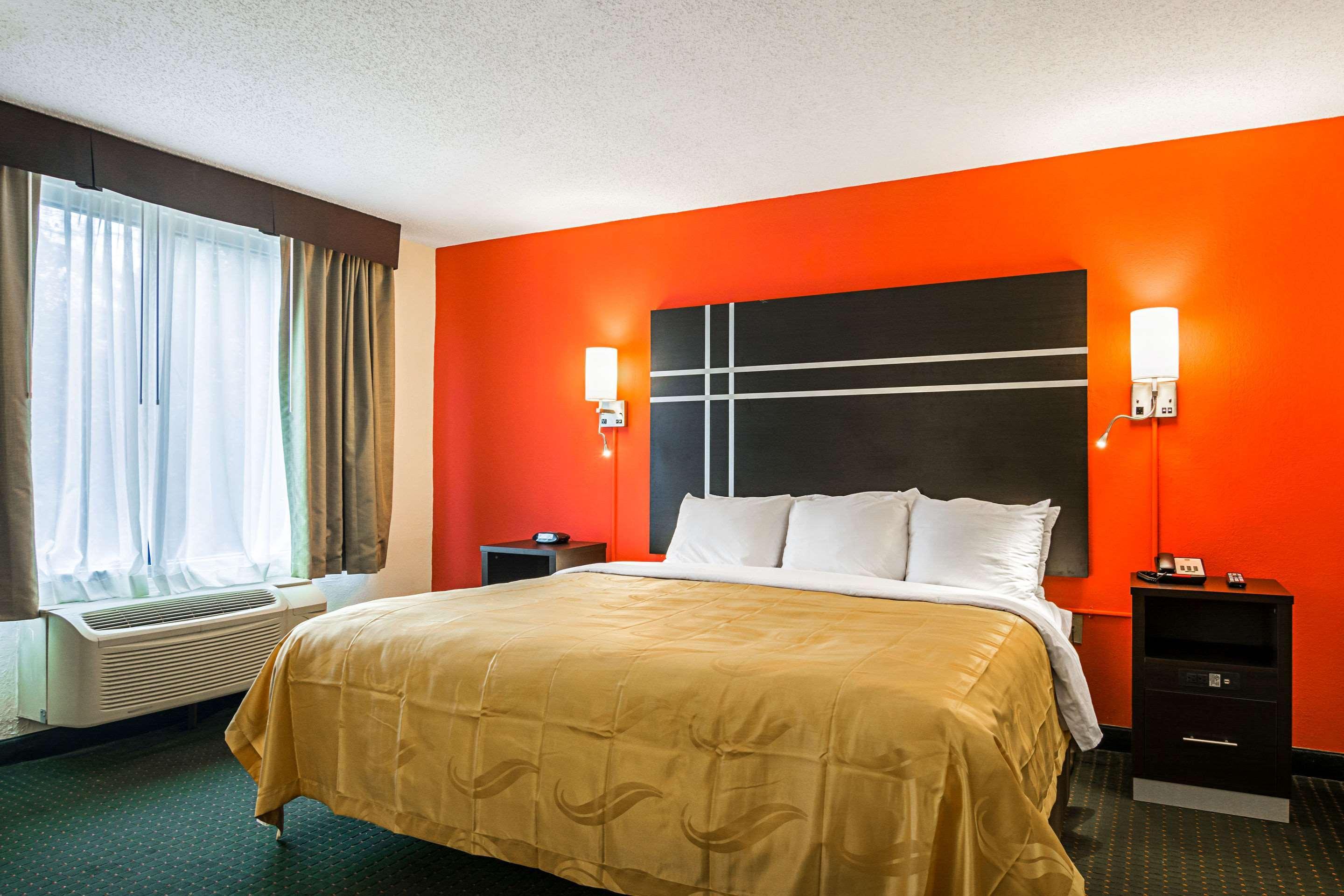 Quality Suites Atlanta Airport East Форест-Парк Экстерьер фото