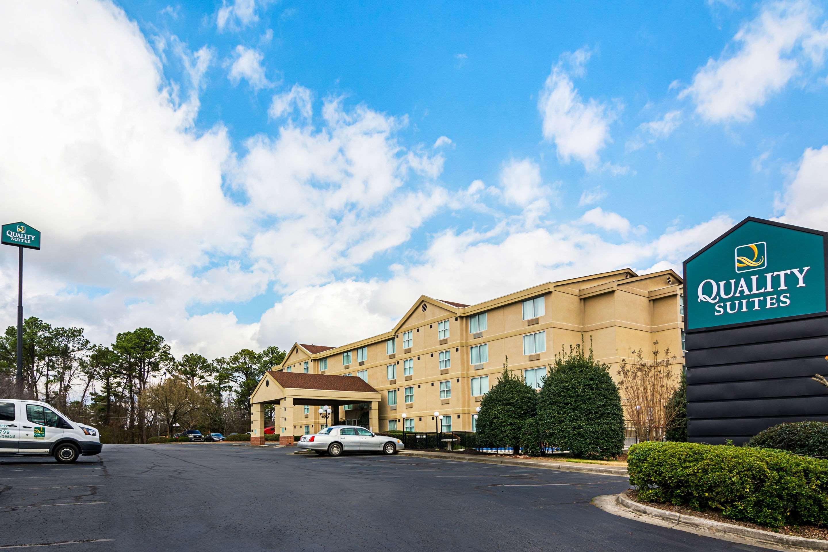 Quality Suites Atlanta Airport East Форест-Парк Экстерьер фото