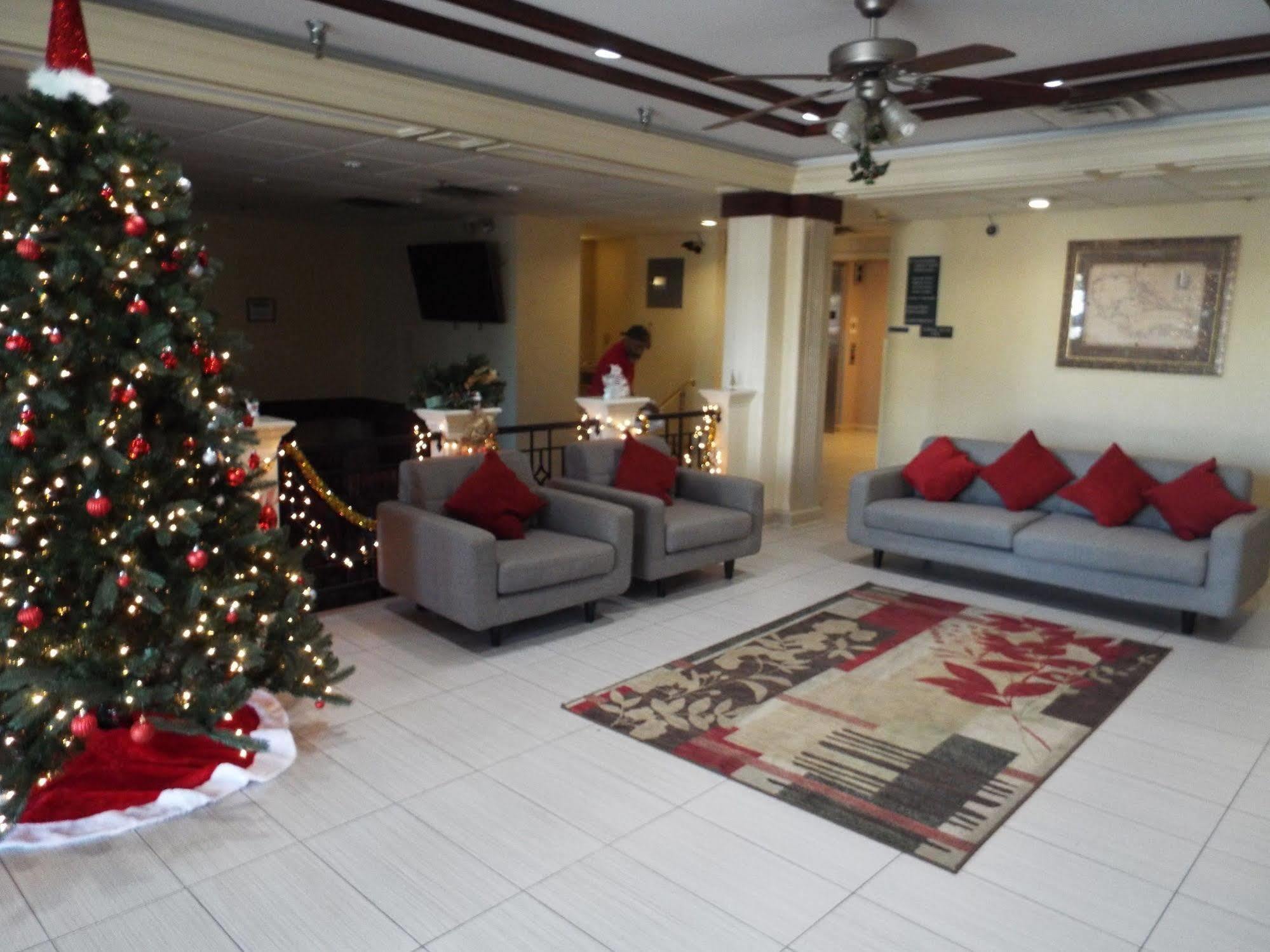 Quality Suites Atlanta Airport East Форест-Парк Экстерьер фото
