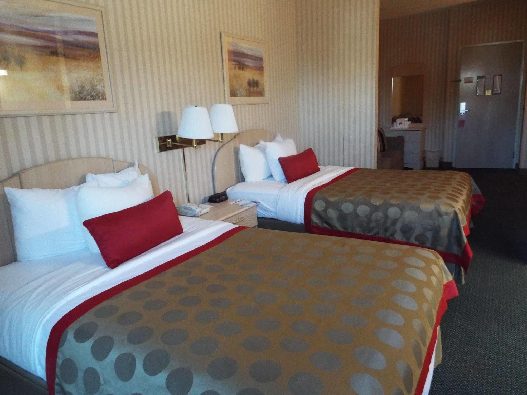 Quality Suites Atlanta Airport East Форест-Парк Экстерьер фото