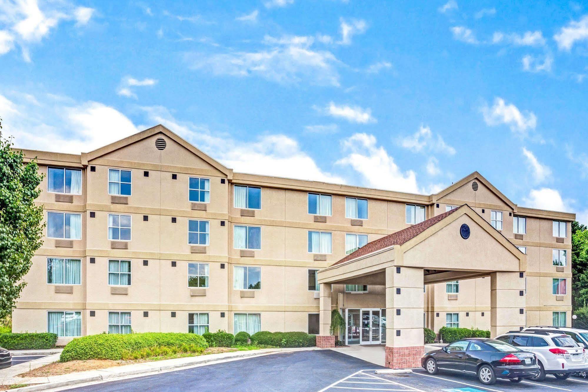 Quality Suites Atlanta Airport East Форест-Парк Экстерьер фото